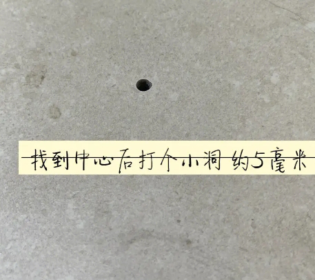 皮山瓷砖空鼓维修公司专业解答在瓷砖铺贴过程中，如果砂料搅拌不均匀，将会带来以下问题